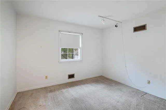 $285,000 | 505 Southwest Murray Road, Lee's Summit, MO 64081