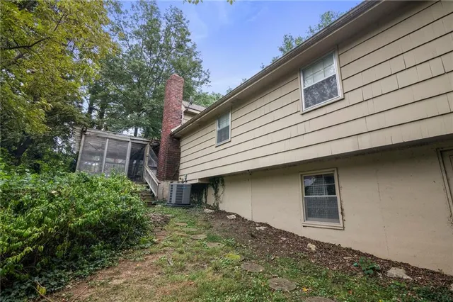 $285,000 | 505 Southwest Murray Road, Lee's Summit, MO 64081