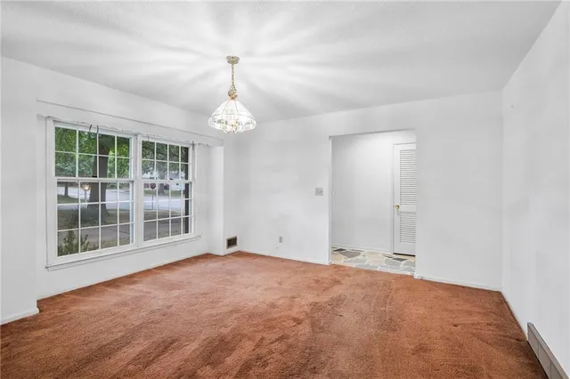 $285,000 | 505 Southwest Murray Road, Lee's Summit, MO 64081