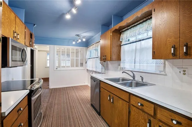 $285,000 | 505 Southwest Murray Road, Lee's Summit, MO 64081