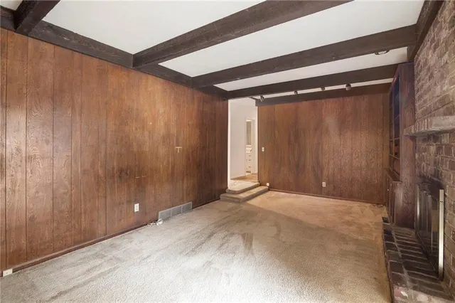 $285,000 | 505 Southwest Murray Road, Lee's Summit, MO 64081