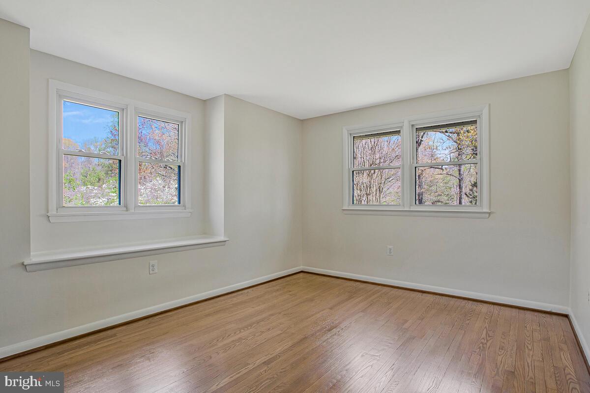 9685 Howes Road Dunkirk, MD 20754 - Photo 21 of 35 First floor bedroom #1