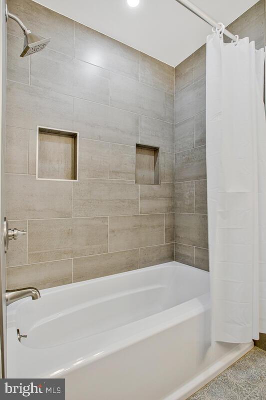 9685 Howes Road Dunkirk, MD 20754 - Photo 23 of 35 First floor bath