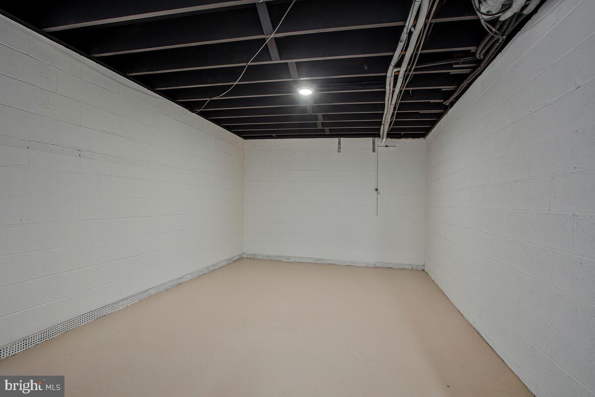 9685 Howes Road Dunkirk, MD 20754 - Photo 34 of 35 Versatile blank canvas for creativity.