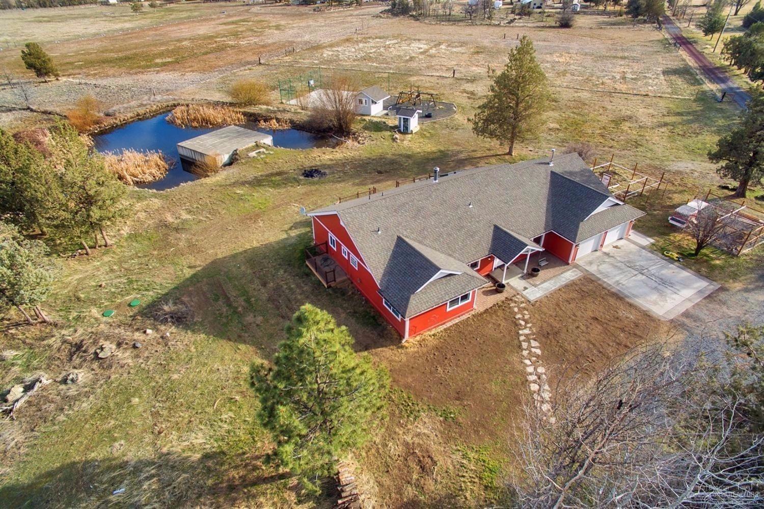 22224 Nelson Road Bend, OR 97701 - Photo 2 of 19 a view of ocean view and beach