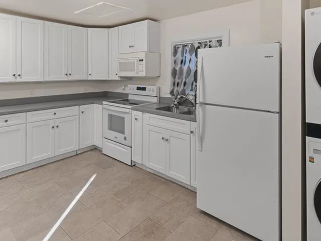 $2,399 | 5938 Vallejo Street, Unit C, Oakland, CA 94608