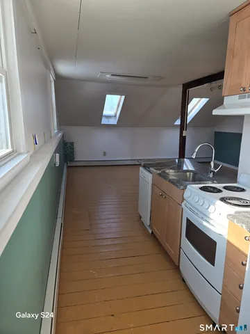 $1,700 | 60 Grove Street, Unit B, Clinton, CT 06413