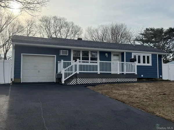 $639,900 | 189 Whitetail Lane, Central Islip, NY 11722