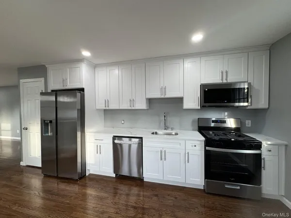 $639,900 | 189 Whitetail Lane, Central Islip, NY 11722
