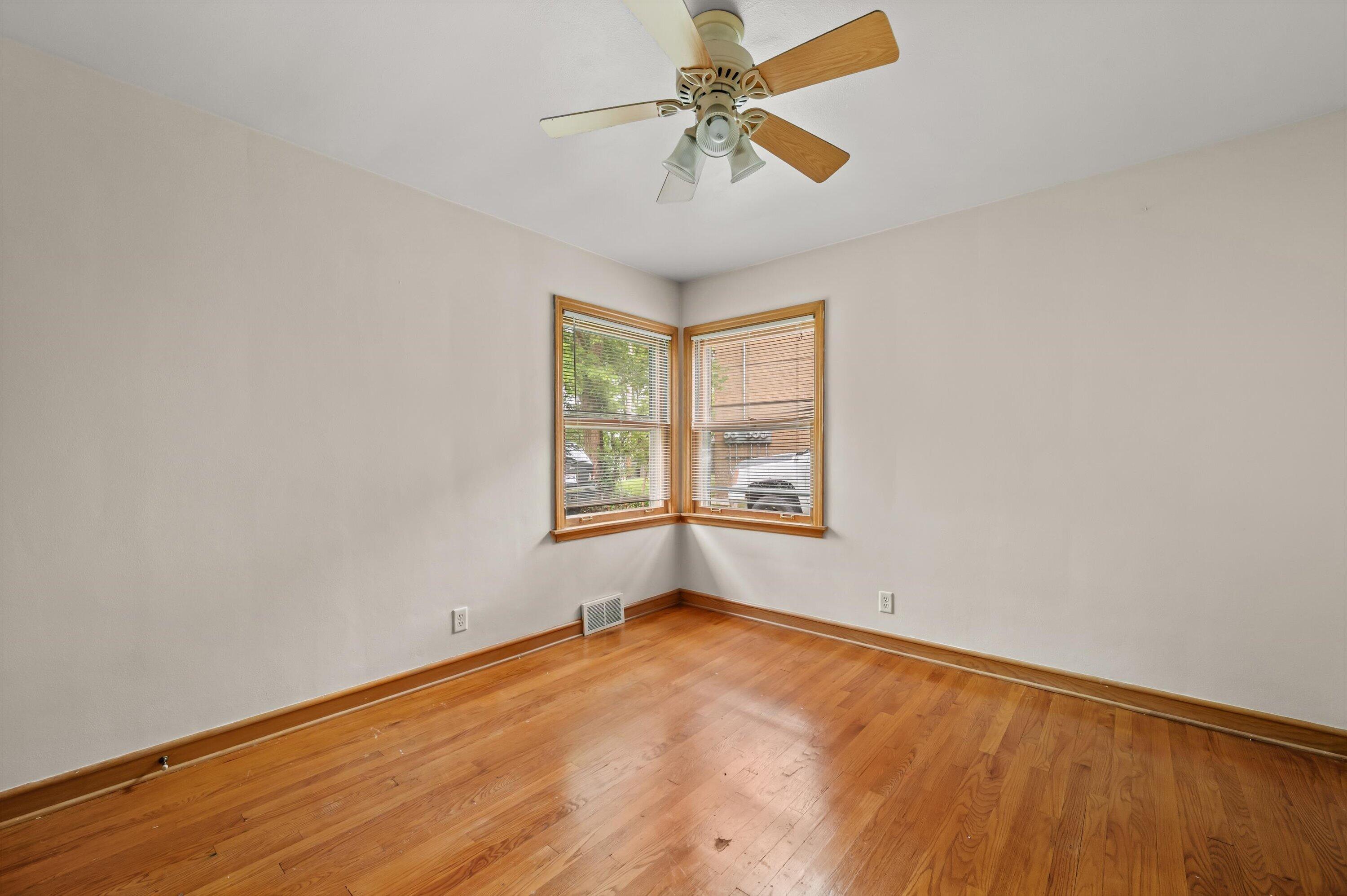 3366 South 35th Street Milwaukee, WI 53215 - Photo 11 of 31 11-DSC6378