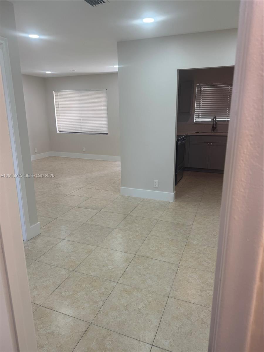 6901 Pembroke Road, Unit 1 Pembroke Pines, FL 33023 - Photo 13 of 14