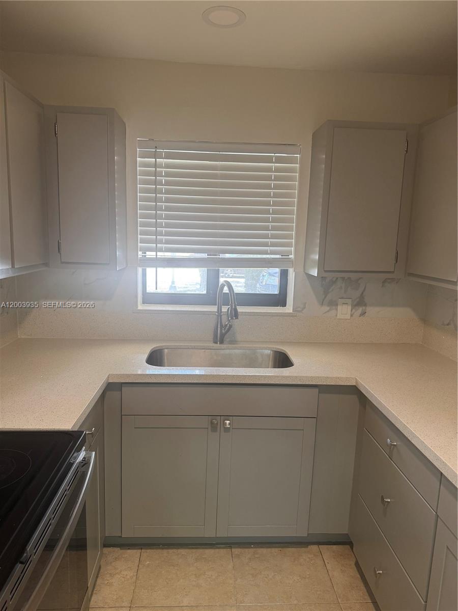 6901 Pembroke Road, Unit 1 Pembroke Pines, FL 33023 - Photo 3 of 14