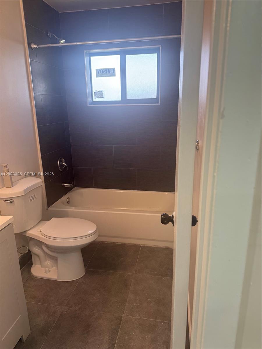 6901 Pembroke Road, Unit 1 Pembroke Pines, FL 33023 - Photo 4 of 14