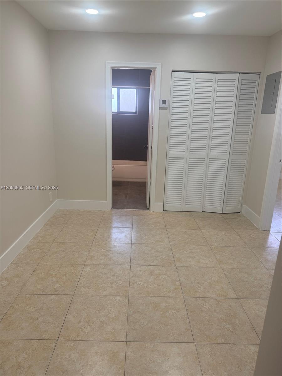 6901 Pembroke Road, Unit 1 Pembroke Pines, FL 33023 - Photo 10 of 14 Dining area