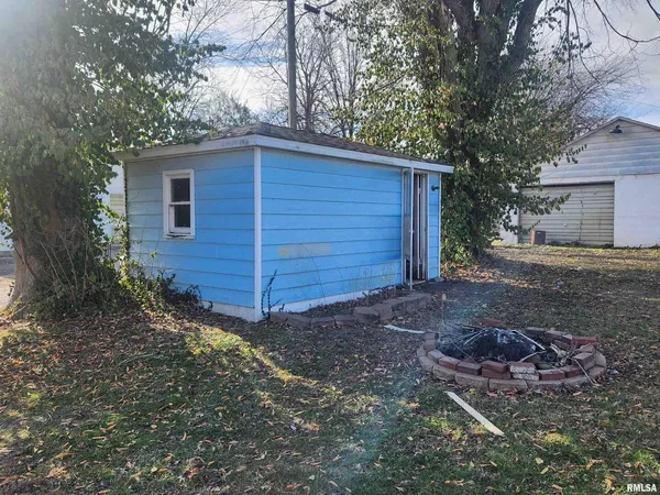 $37,000 | 412 East Kaskaskia Street, Pinckneyville, IL 62274