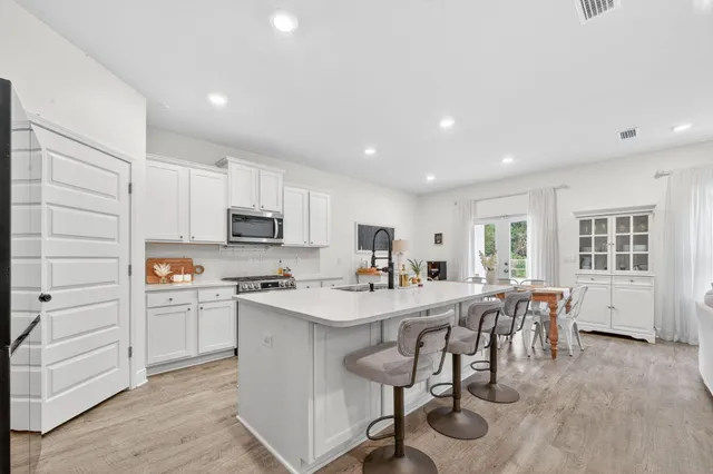 $575,000 | 100 Oak Trees Lane West, Freeport, FL 32439