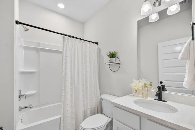 $575,000 | 100 Oak Trees Lane West, Freeport, FL 32439