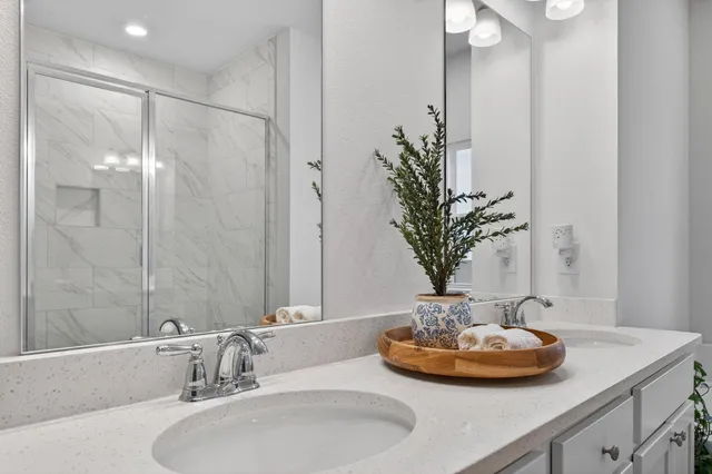 $575,000 | 100 Oak Trees Lane West, Freeport, FL 32439