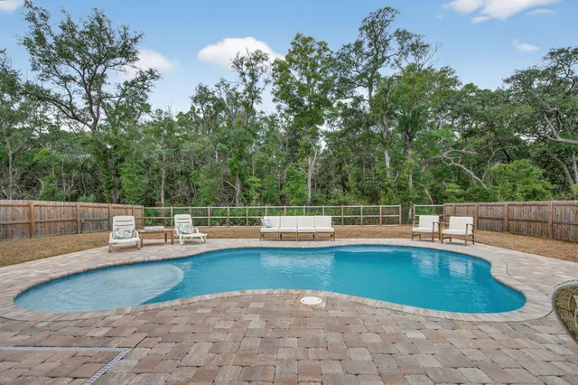 $575,000 | 100 Oak Trees Lane West, Freeport, FL 32439