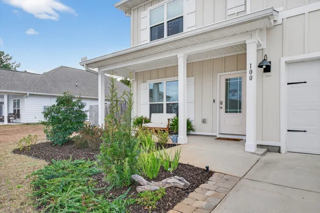 $575,000 | 100 Oak Trees Lane West, Freeport, FL 32439