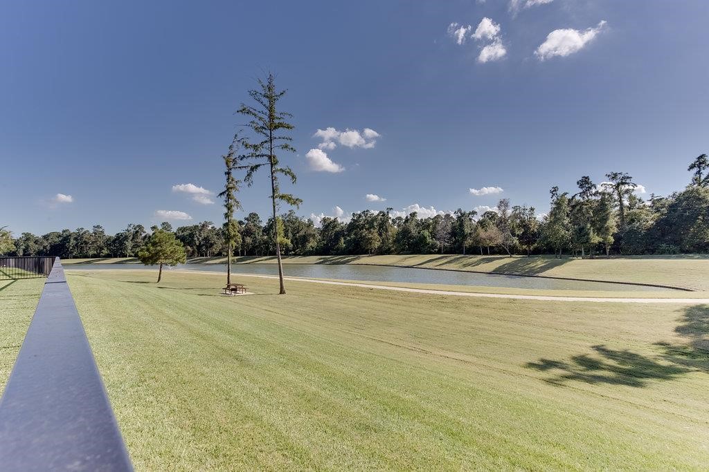 18531 Duke Lake Drive Spring, TX 77388 - Photo 34 of 41 a view of a tennis court