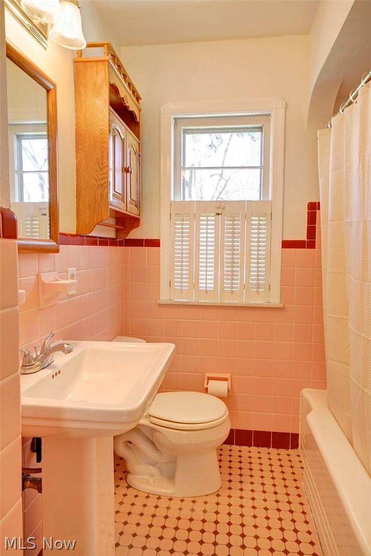 21515 Mastick Road Cleveland, OH 44126 - Photo 12 of 24