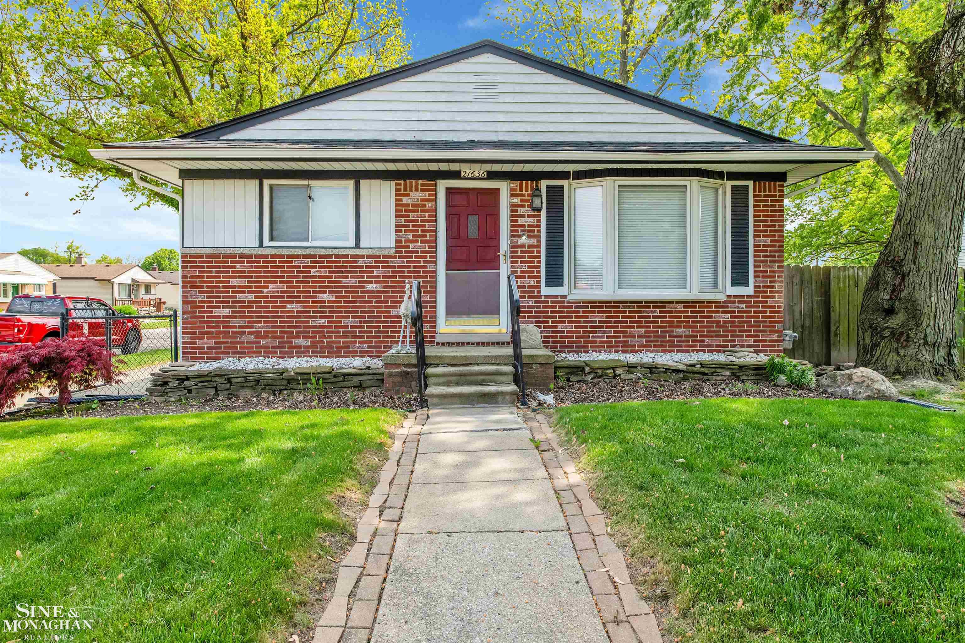 21636 Martin Road St. Clair Shores, MI 48081 - Photo 1 of 27