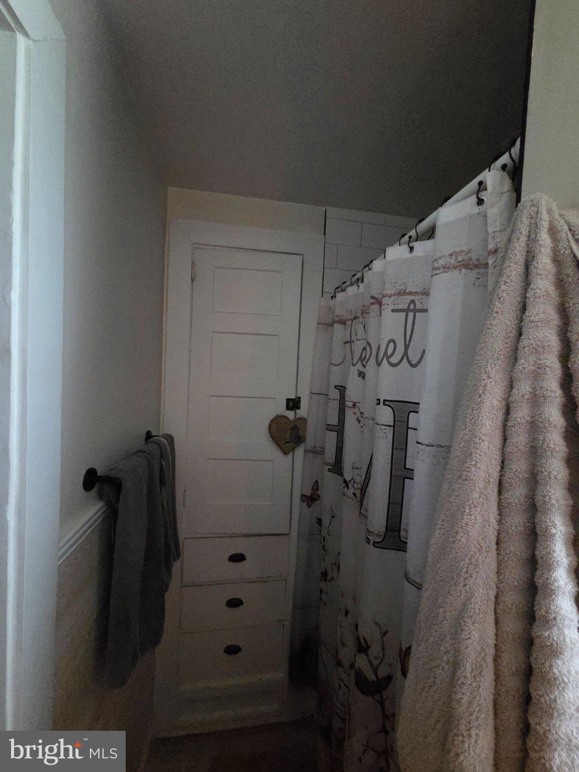 894 Main St - Canton Road Salem, NJ 08079 - Photo 11 of 17 Cozy bathroom with charming details.