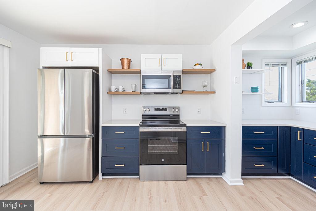 10429 Brighton Road Ocean City, MD 21842 - Photo 2 of 35 Modern kitchen with sleek design.
