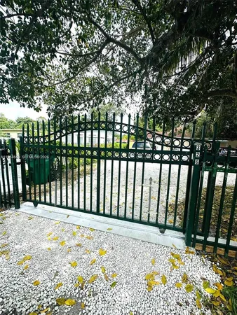 $1,950 | 326 Northwest 96th Street, Unit 1, Miami, FL 33150