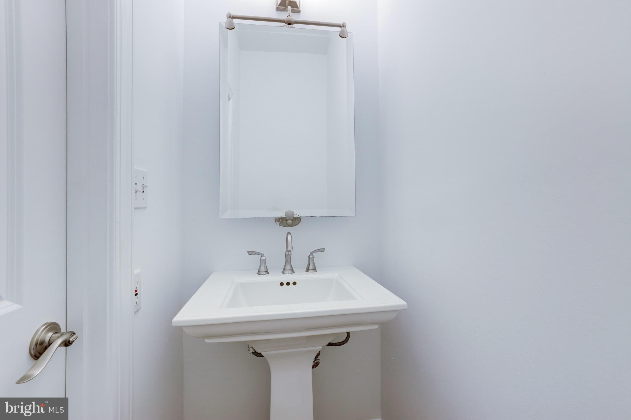 831 Florida Avenue Northeast Washington, DC 20002 - Photo 16 of 42