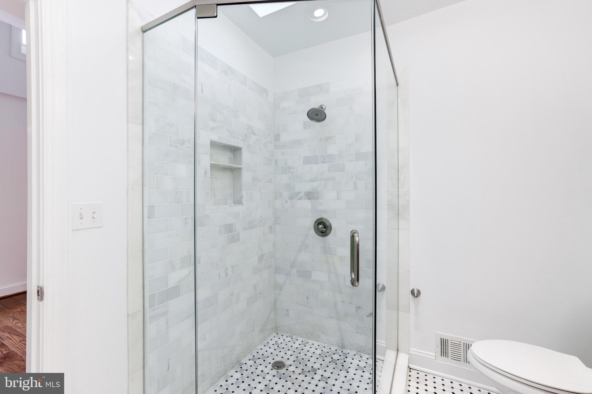 831 Florida Avenue Northeast Washington, DC 20002 - Photo 26 of 42