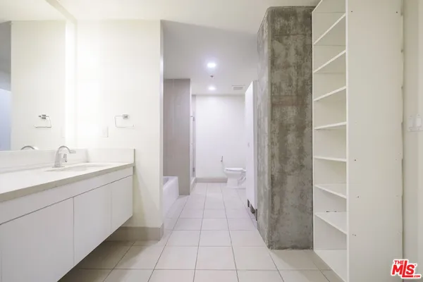 $1,249,000 | 1100 South Hope Street, Unit 716, Los Angeles, CA 90015