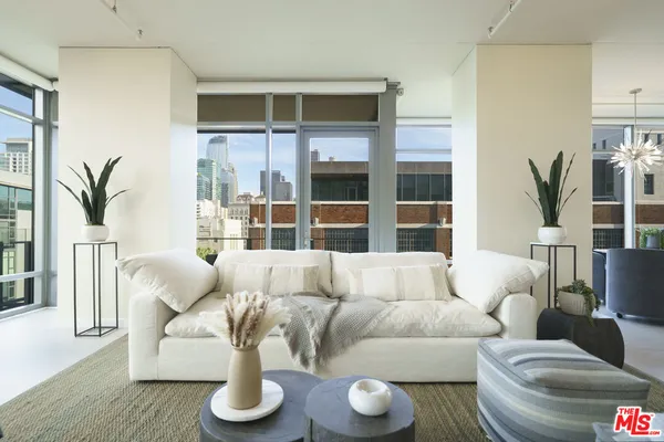 $1,249,000 | 1100 South Hope Street, Unit 716, Los Angeles, CA 90015