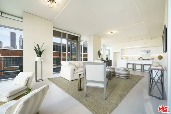 $1,249,000 | 1100 South Hope Street, Unit 716, Los Angeles, CA 90015