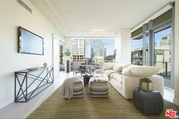 $1,249,000 | 1100 South Hope Street, Unit 716, Los Angeles, CA 90015