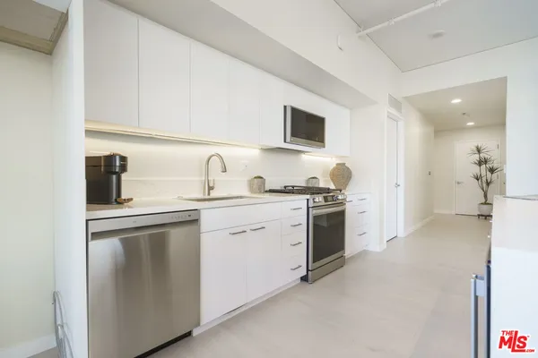 $1,249,000 | 1100 South Hope Street, Unit 716, Los Angeles, CA 90015