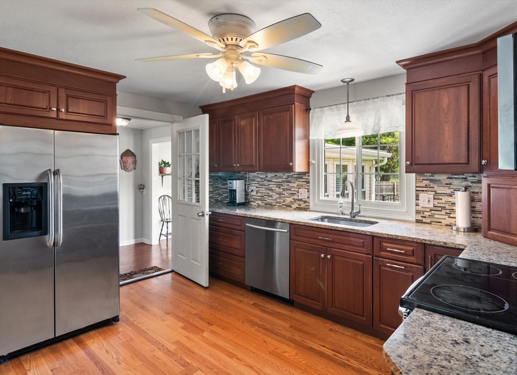 13 Barn Road Agawam, MA 01001 - Photo 12 of 30 Gallery Image 12