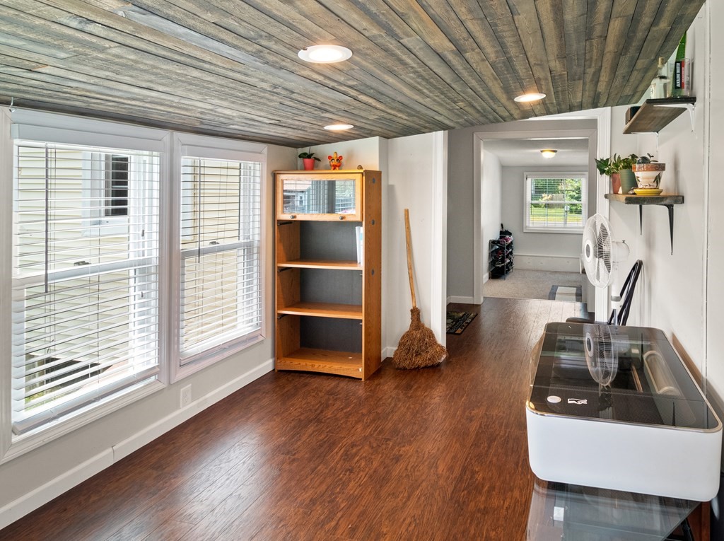 13 Barn Road Agawam, MA 01001 - Photo 16 of 30 Gallery Image 16