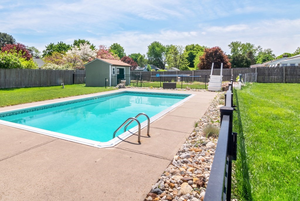 13 Barn Road Agawam, MA 01001 - Photo 2 of 30 Gallery Image 2
