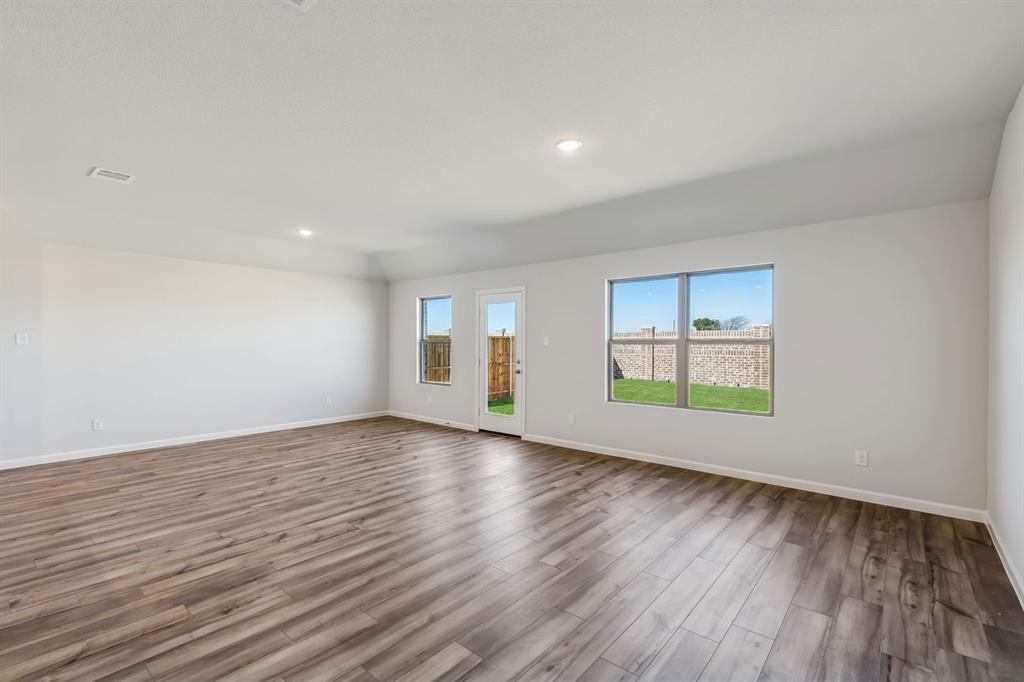 3745 Prairie Chapel Road Royse City, TX 75189 - Photo 9 of 23 Representative (12)