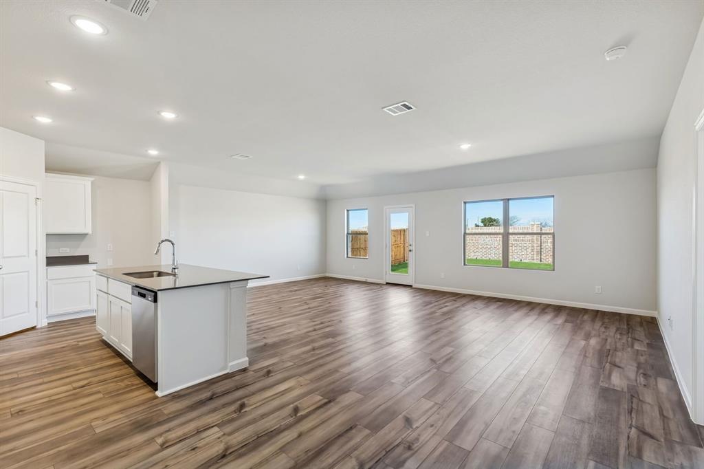 3745 Prairie Chapel Road Royse City, TX 75189 - Photo 10 of 23 Representative (13)