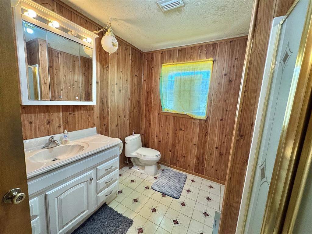 450 Woodbine Estates Road Gainesville, TX 76240 - Photo 15 of 36