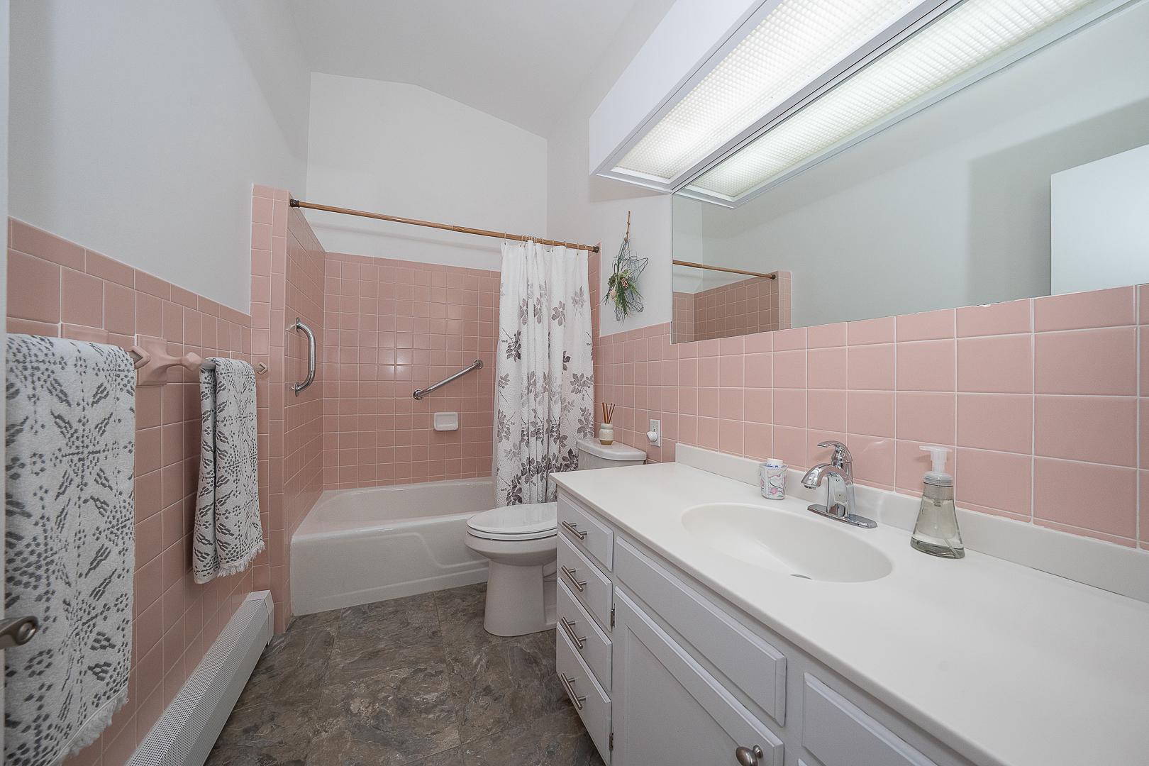 2147 Diamond Rock Road Malvern, PA 19355 - Photo 28 of 69 Full Hall Bathroom