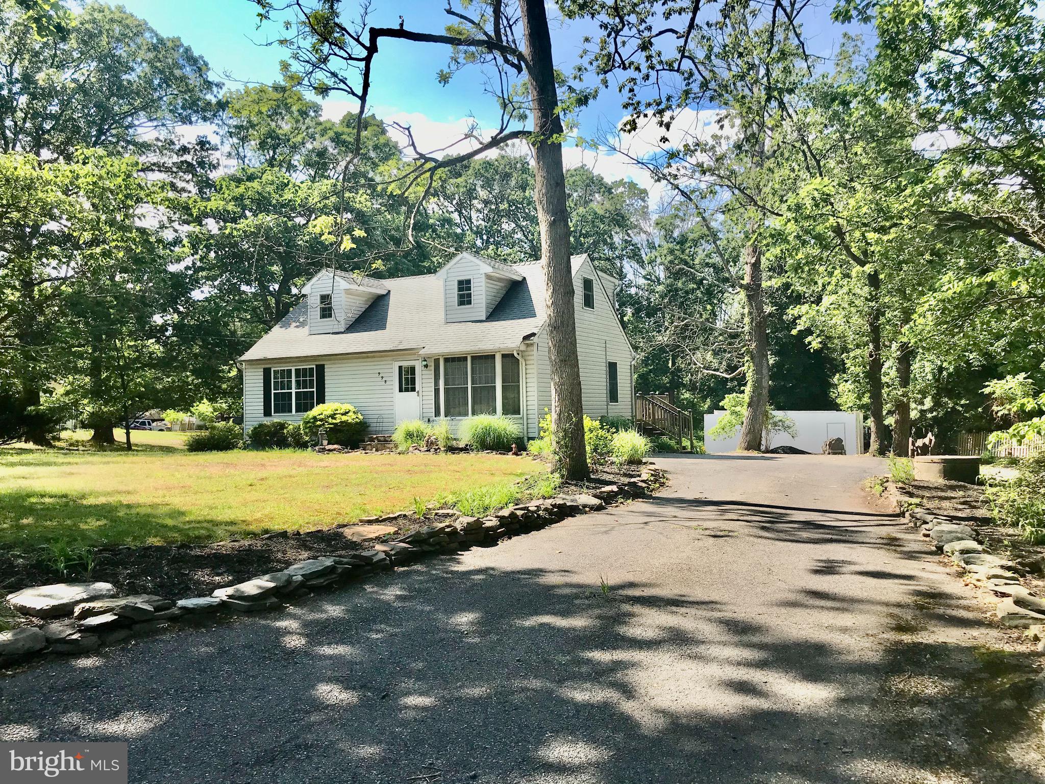 998 Shore Acres Road Arnold, MD 21012 - Photo 2 of 21 LOVELY PRIVATE SETTING