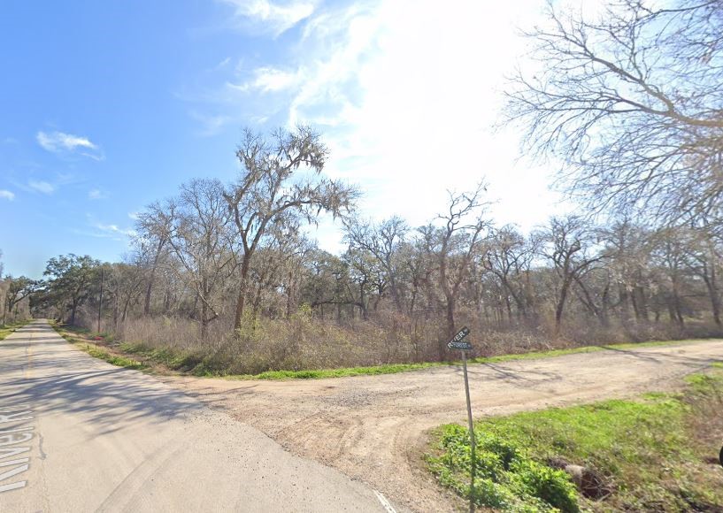 107 Forest Loop Angleton, TX 77515 - Photo 4 of 8