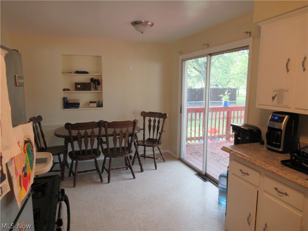 13632 Ruth Drive Strongsville, OH 44136 - Photo 8 of 16 Gallery Image 8