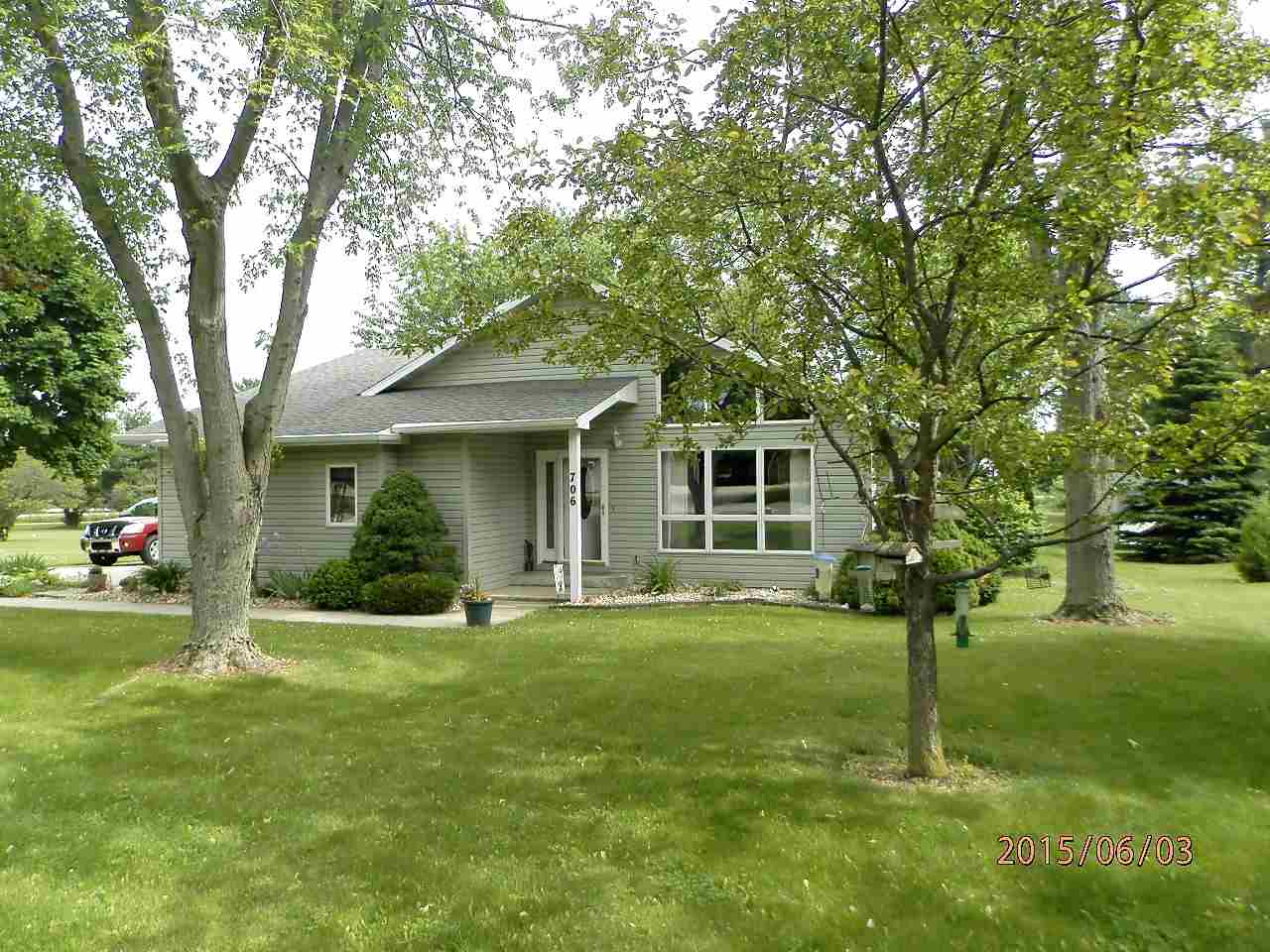 706 Spring Street Fremont, IN 46737 - Photo 2 of 30