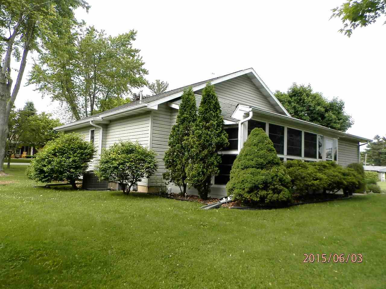 706 Spring Street Fremont, IN 46737 - Photo 3 of 30