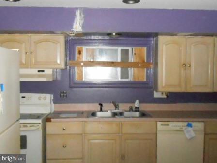 8030 Wynbrook Road Baltimore, MD 21224 - Photo 2 of 10 Kitchen